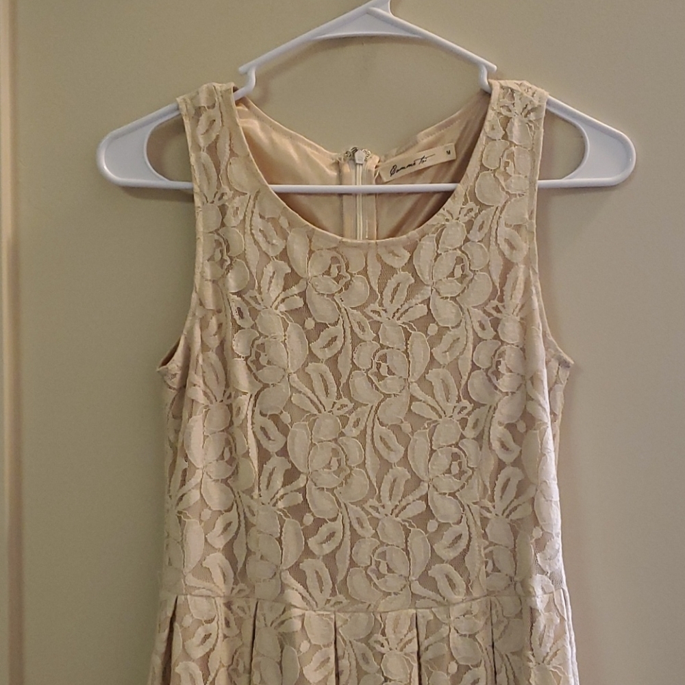 Comme Toi lace dress, size medium